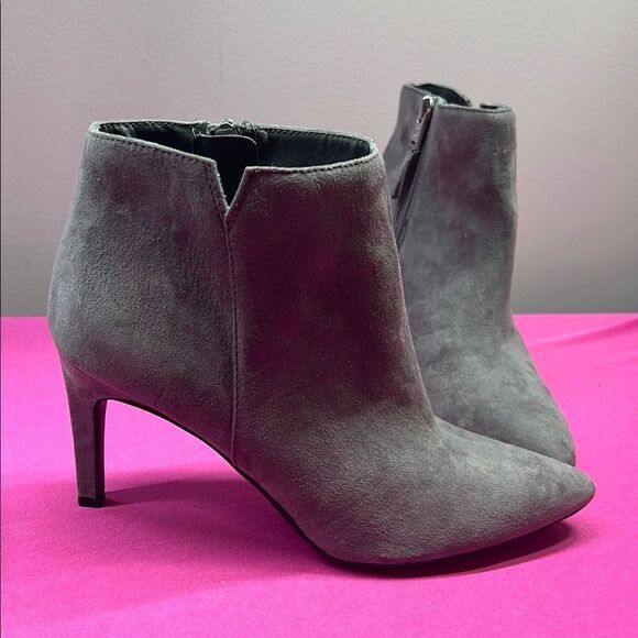 Sam & Libby Gray Suede Ankle Boots Size 9 - Picture 7 of 9